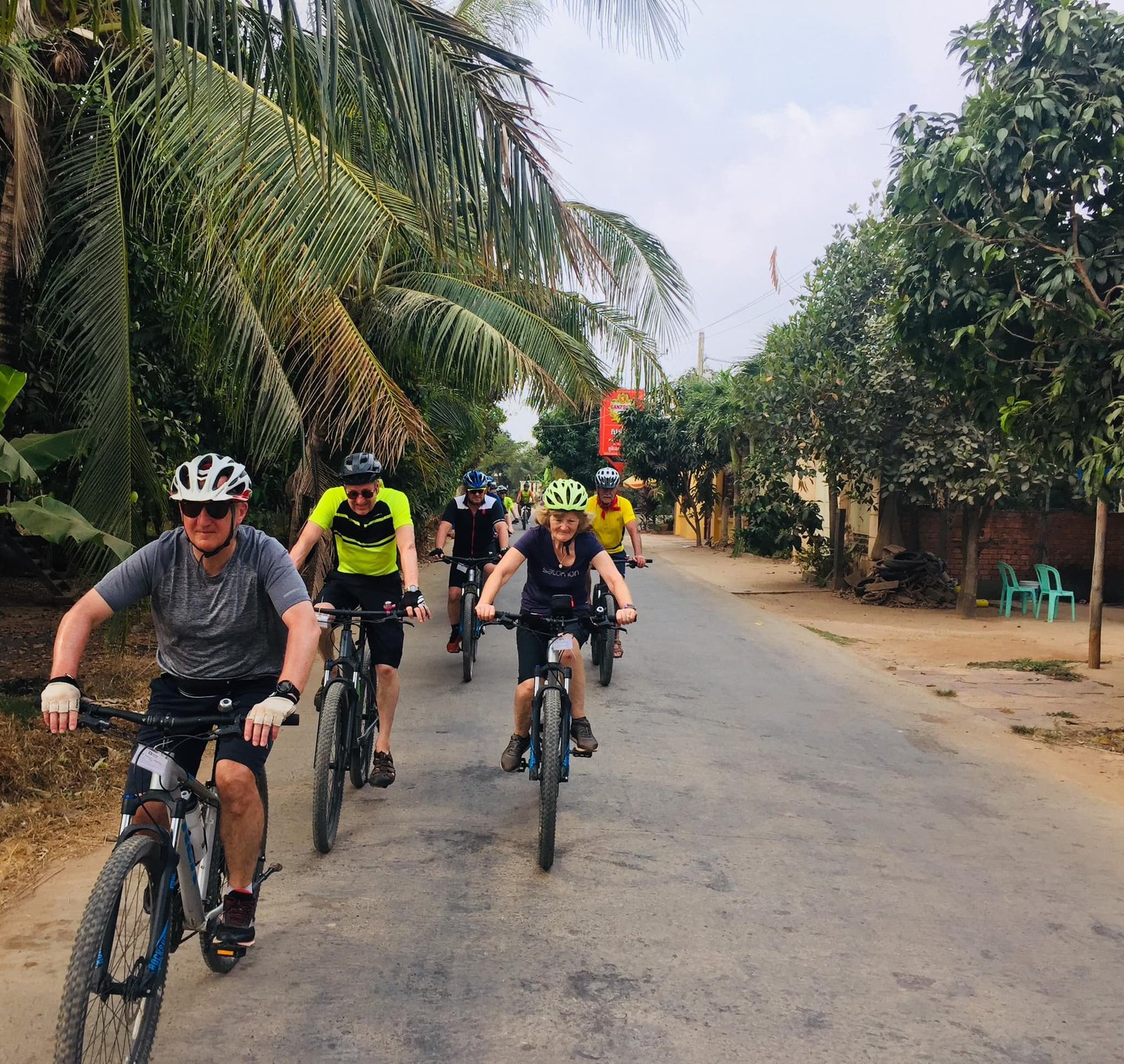 Phnom Penh Cycling To Siem Reap and Pailin Border 7 Days